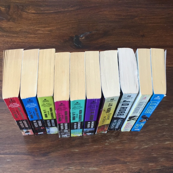 Nora Roberts as JD Robb Paperback Books Lot of 10 items - Picture 4 of 11
